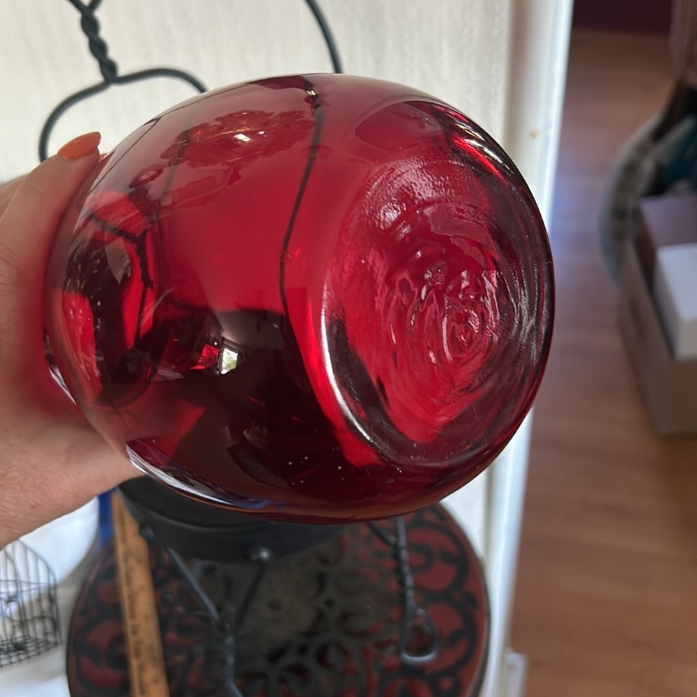 Ruby RED round Glass VASE - Picture 5 of 7